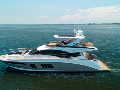 2017 Sea Ray L650 Fly — front three-quarter view