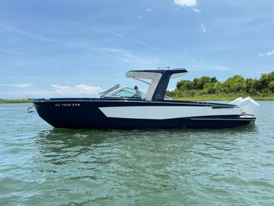 2021 Aviara AV32 Outboard — front three-quarter view
