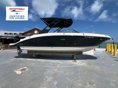 2022 Sea Ray SDX 270 Outboard — front three-quarter view