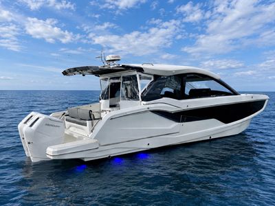 2025 Galeon 375 GTO — front three-quarter view