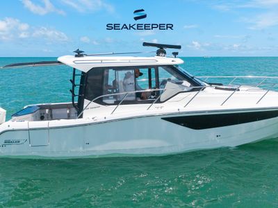 2025 Boston Whaler 365 CONQUEST — front three-quarter view