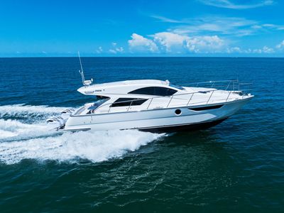 2018 Mym/Mares 47 OUTBOARD EXPRESS CATAMARAN — front three-quarter view