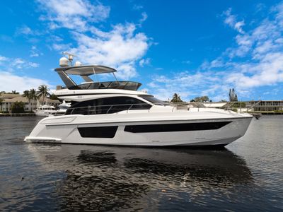 2025 Azimut FLY 53 — front three-quarter view