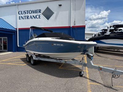 2021 Sea Ray SPX 190 — front three-quarter view
