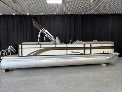 2014 Premier 240 SUNSATION SL — front three-quarter view