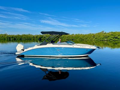 2024 Sea Ray 270 SD OB — front three-quarter view
