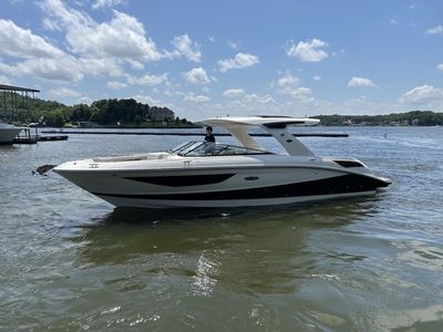 2025 Sea Ray SLX 350 — front three-quarter view