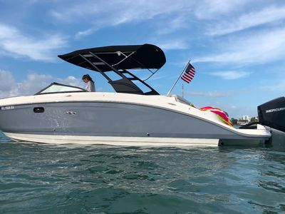 2021 Sea Ray 270 SD OB — front three-quarter view