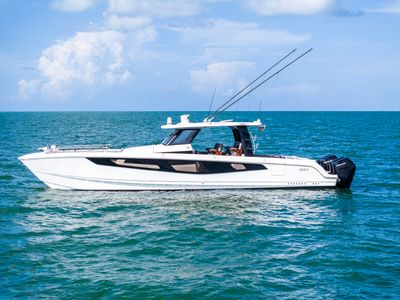 2025 Aquila 47 MOLOKAI — front three-quarter view