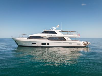 2018 Ocean Alexander 100 MY — front three-quarter view