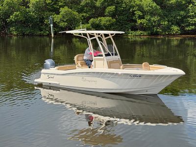 2019 Scout 215 XSF — front three-quarter view