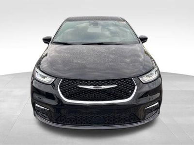 2026 Chrysler Pacifica — side profile view