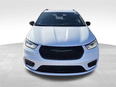 2026 Chrysler Pacifica — side profile view