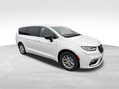 2026 Chrysler Pacifica — rear three-quarter view