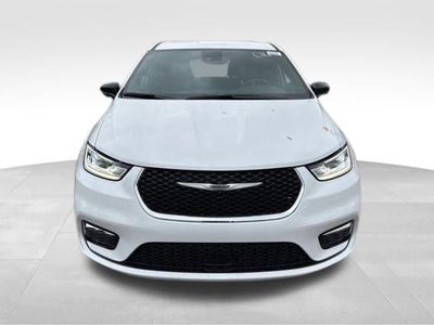2026 Chrysler Pacifica — side profile view