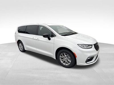 2026 Chrysler Pacifica — rear three-quarter view