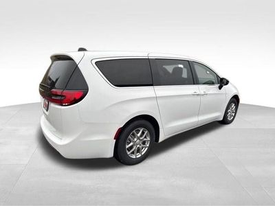 2026 Chrysler Pacifica — detail view
