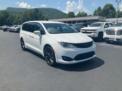 2020 Chrysler Pacifica — rear three-quarter view