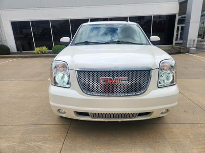 2013 GMC Yukon — side profile view