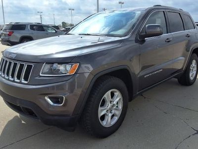 2014 Jeep Grand Cherokee — interior view