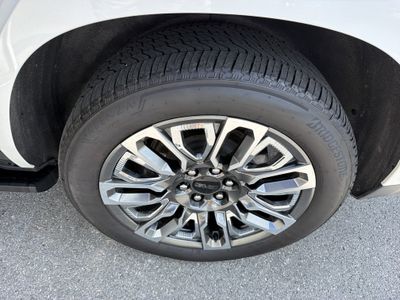 2024 GMC Yukon — detail view