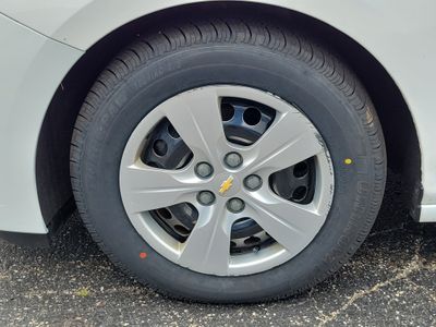 2017 Chevrolet Cruze — detail view