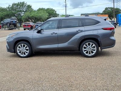2021 Toyota Highlander — side profile view