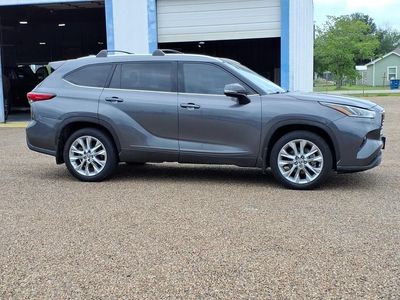 2021 Toyota Highlander — detail view