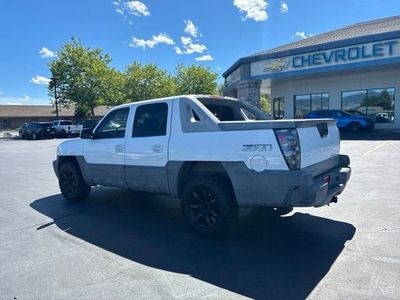2002 Chevrolet Avalanche — rear three-quarter view