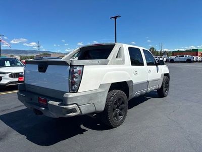 2002 Chevrolet Avalanche — detail view