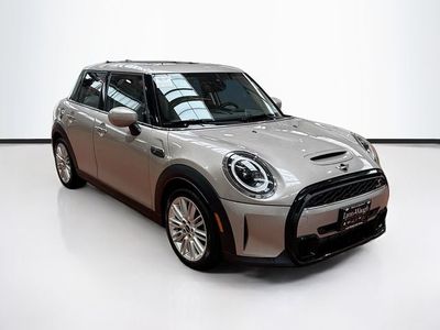 2024 MINI HARDTOP 4 DOOR — rear three-quarter view