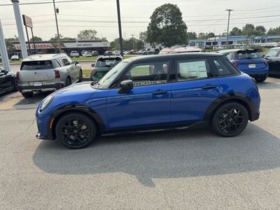 2026 MINI 4 DOOR — detail view