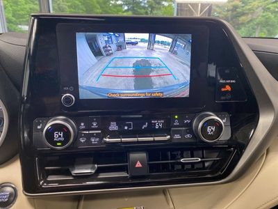 2023 Toyota Highlander — detail view