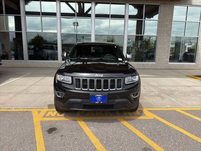 2015 Jeep Grand Cherokee — side profile view