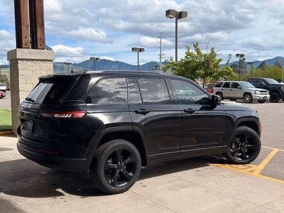 2023 Jeep Grand Cherokee — detail view