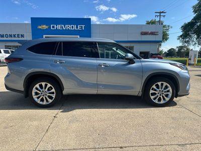 2024 Toyota Highlander — side profile view