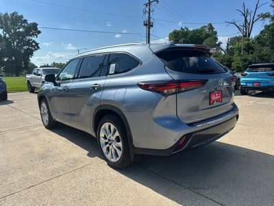 2024 Toyota Highlander — detail view
