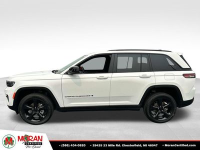 2023 Jeep Grand Cherokee — side profile view