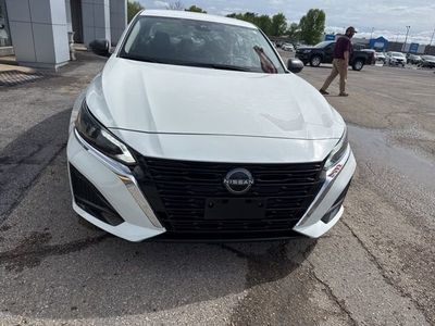 2025 Nissan Altima — detail view