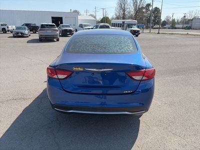 2016 Chrysler 200 — detail view