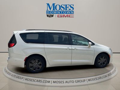 2020 Chrysler Pacifica Hybrid — side profile view