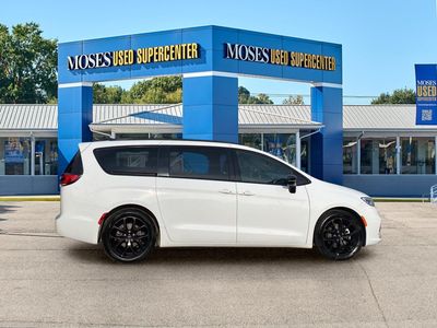 2025 Chrysler Pacifica — rear three-quarter view