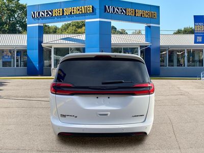 2025 Chrysler Pacifica — detail view