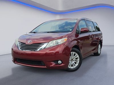 2014 Toyota Sienna — side profile view