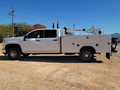 2025 Chevrolet Silverado 3500 HD Chassis Cab — side profile view