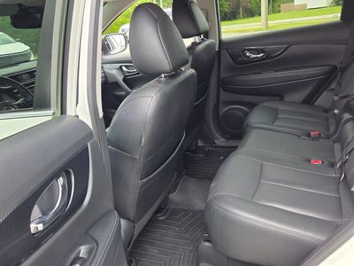 2020 Nissan Rogue — detail view