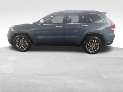 2021 Jeep Grand Cherokee — interior view