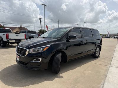 2021 Kia Sedona — rear three-quarter view
