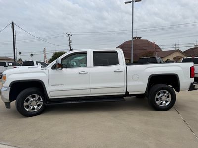 2017 GMC Sierra 2500 HD — interior view