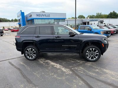 2024 Jeep Grand Cherokee — side profile view